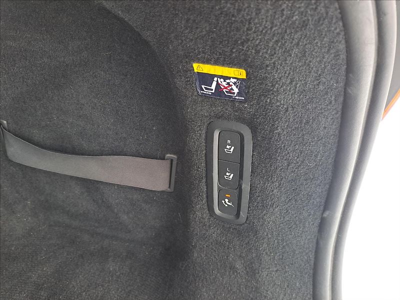Volvo V90 2,0 T5  INSCRIPTION - fotka 21 z 21