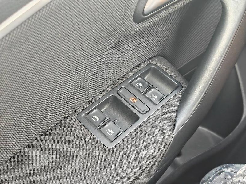Volkswagen Polo GTI 1,8 TSI 141 kW 6MP 1,8 TSI - fotka 19 z 23