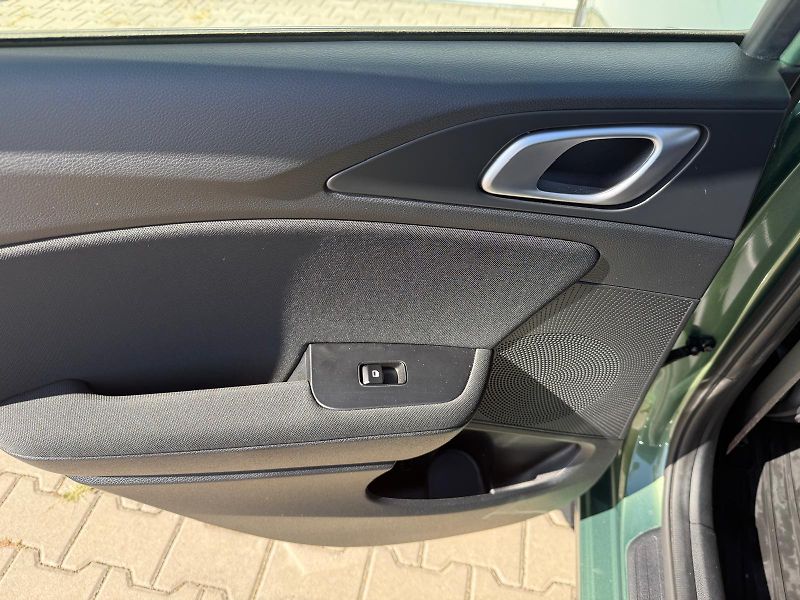 Kia Ceed 1,5 T-GDi Spin - fotka 23 z 27