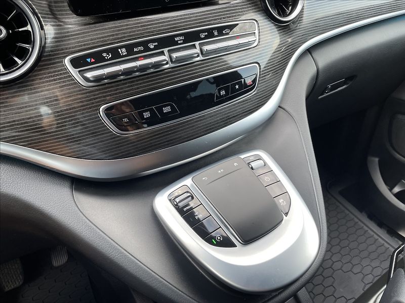 Mercedes-Benz Třídy V 2,0 250d 4MATIC LONG ČR.1.MAJ. - fotka 12 z 37