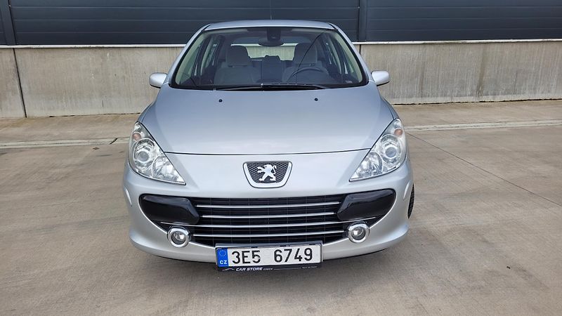 Peugeot 307 1,6 16V 80KW - fotka 2 z 19