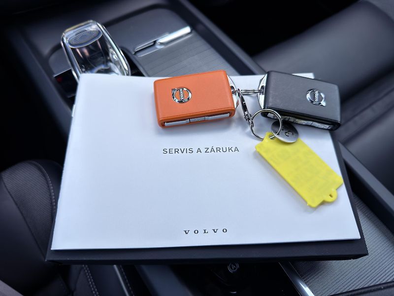 Volvo XC60 T8 AWD RECH.+sada zimních kol  - fotka 49 z 51