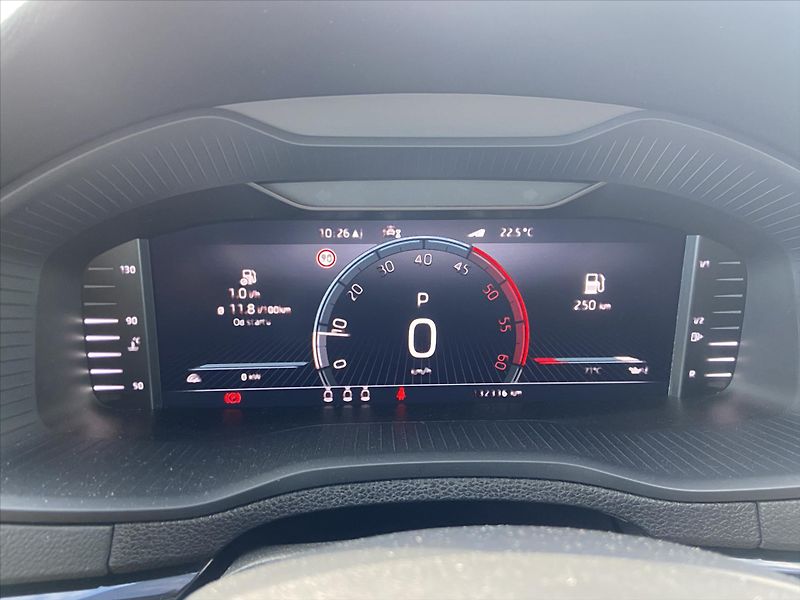 Škoda Karoq 2,0 TDI DSG Sportline 4x4 DPH - fotka 18 z 37