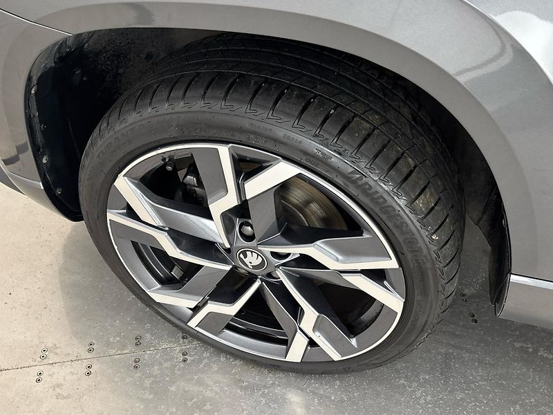 Škoda Karoq SportLine DSG - fotka 28 z 30