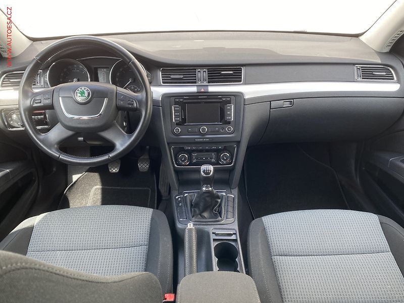 Škoda Superb (2013) 2.0 TDi, Ambition, bixen, TZ - fotka 8 z 18