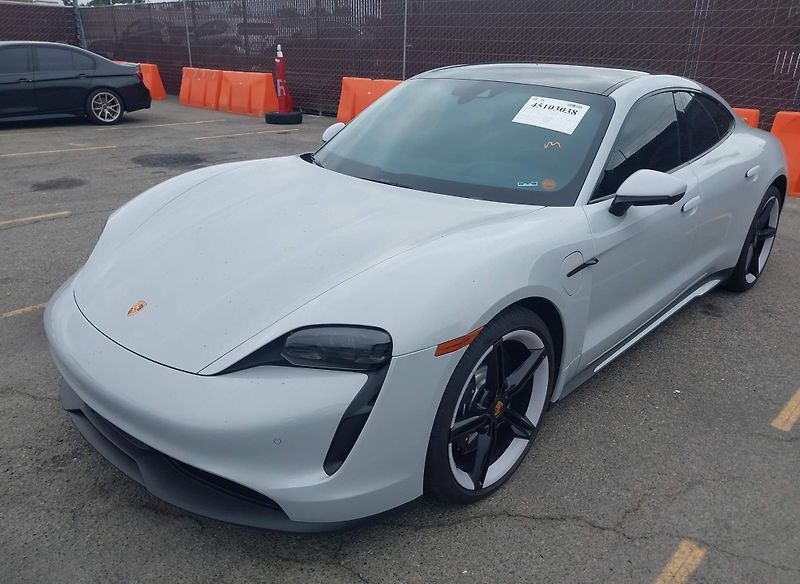 Porsche Taycan (2024) Auto na cestě - fotka 2 z 11