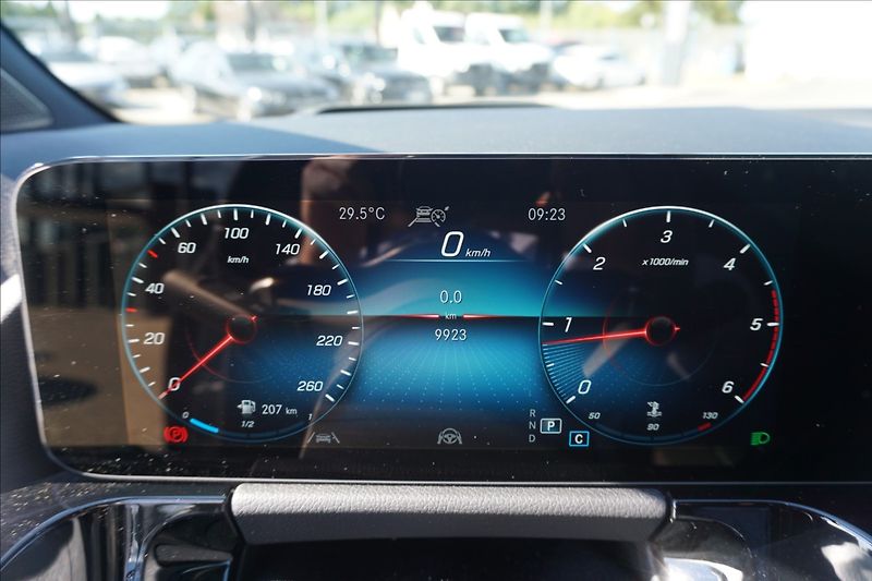 Mercedes-Benz GLA 2,0 200 d 4MATIC, CZ 1. Majite - fotka 15 z 18