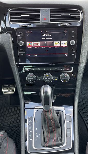 Volkswagen Golf 2,0 GTI  -APR 210kw Performanc - fotka 15 z 27