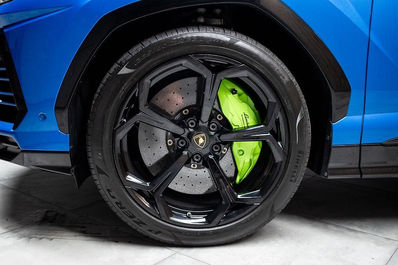 Lamborghini Urus 4.0 V8 650 PS AIR*B&O*DPH* - fotka 42 z 52