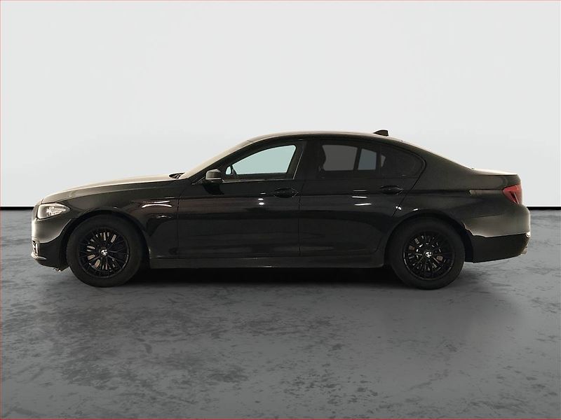 BMW Řada 5 (2015) 525d xDrive, 4X4, Automat - fotka 3 z 25