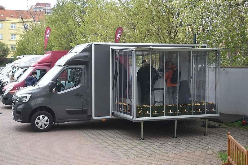 Přepravníky pro koně můžou odvézt i čtyři až pět lidí