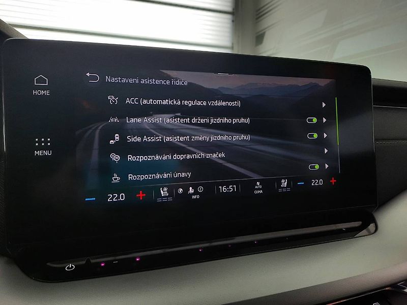 Škoda Octavia (2022) Combi Style Plus 2.0 TDI (110k - fotka 19 z 28
