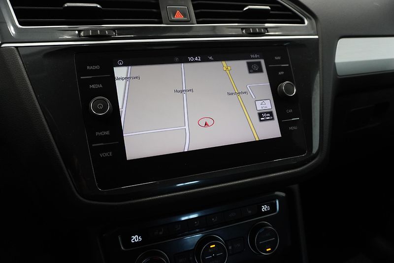 Volkswagen Tiguan 2.0 TDi 110kW DSG7 - fotka 17 z 38
