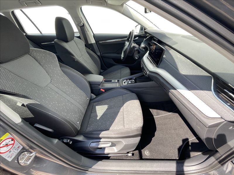 Škoda Octavia 2,0 TDI DSG Combi Style Plus - fotka 18 z 23