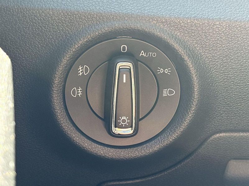 Škoda Kamiq (2023) 1.5 TSI DSG Style - fotka 15 z 29