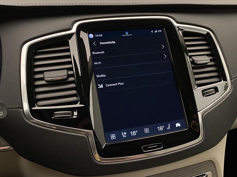 Volvo XC90 B5 AWD BRIGHT PLUS - fotka 61 z 66
