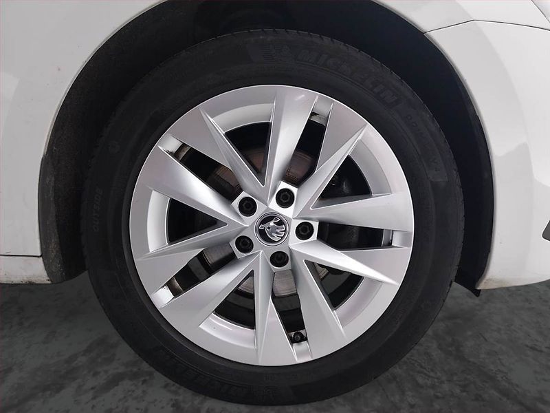 Škoda Octavia (2020) Style Plus 1.5 TSI, Serv.kniha - fotka 15 z 22