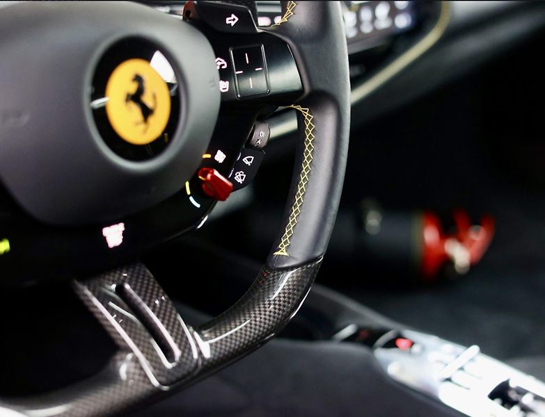 Ferrari SF90 (2021) Stradale 4.0 V8 1001PS 4x4 Ate - fotka 48 z 72
