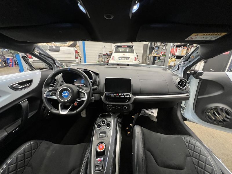 Alpine A110 1.8i 185 kW - fotka 9 z 13