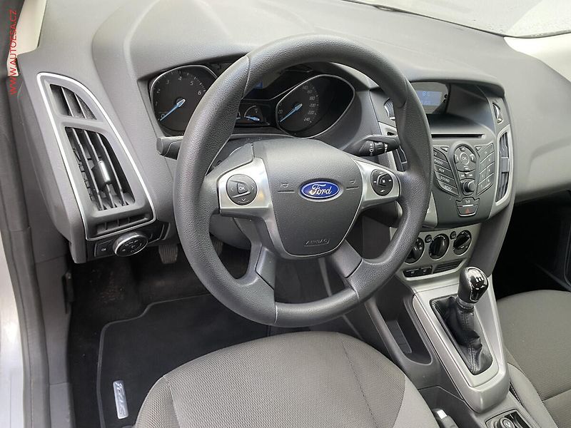 Ford Focus (2011) 1.6 Ti, Trend - fotka 12 z 15