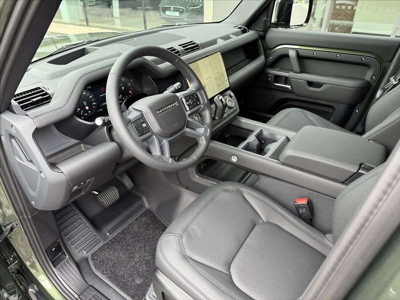 Land Rover Defender (2026) 3,0 110 DYNAMIC SE D250 - fotka 12 z 36
