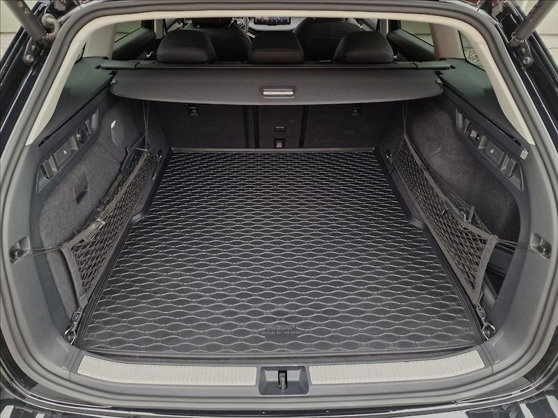Škoda Superb 1.5 TSI DSG 110kW L&K Combi - fotka 16 z 50