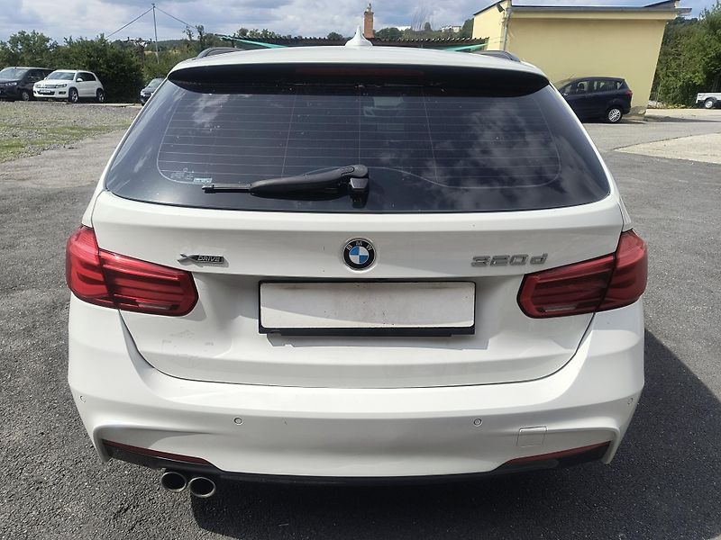 BMW Řada 3 (2019) 320 M XD AT ČR/NAVI/KAMERA/ALU - fotka 10 z 53