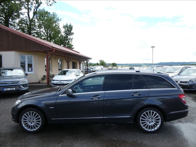 Mercedes-Benz Třídy C 3,0 350D V6 170kW 2x kola, AUT - fotka 4 z 29