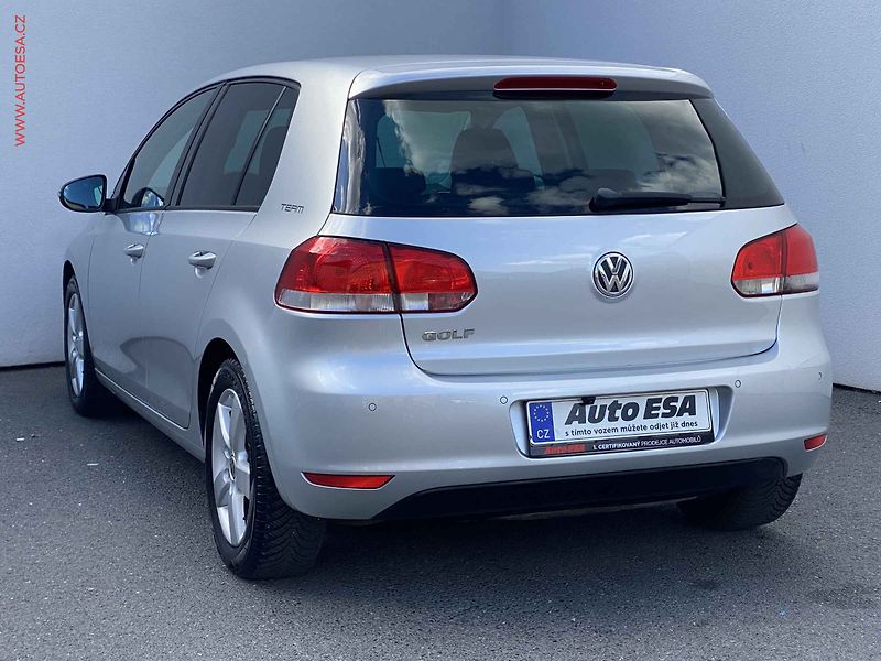 Volkswagen Golf (2011) 1.4 16V, Team, navi, kamera - fotka 6 z 20