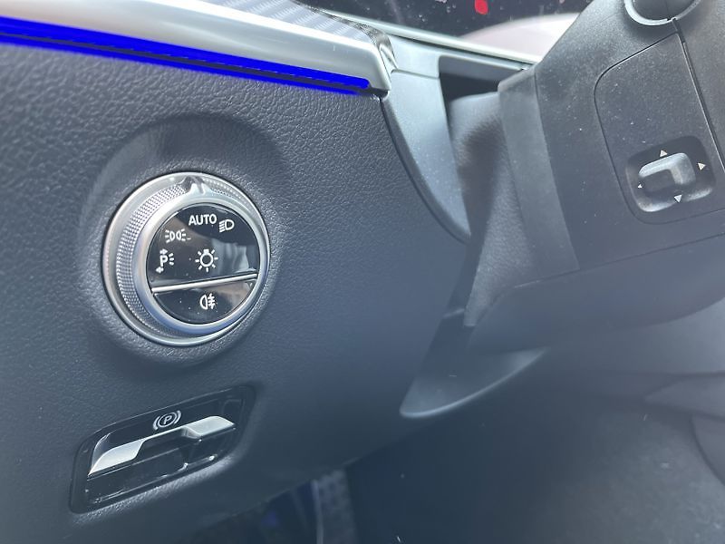 Mercedes-Benz Třídy C C-Třída 220 d 4MATIC kombi AMG - fotka 12 z 18