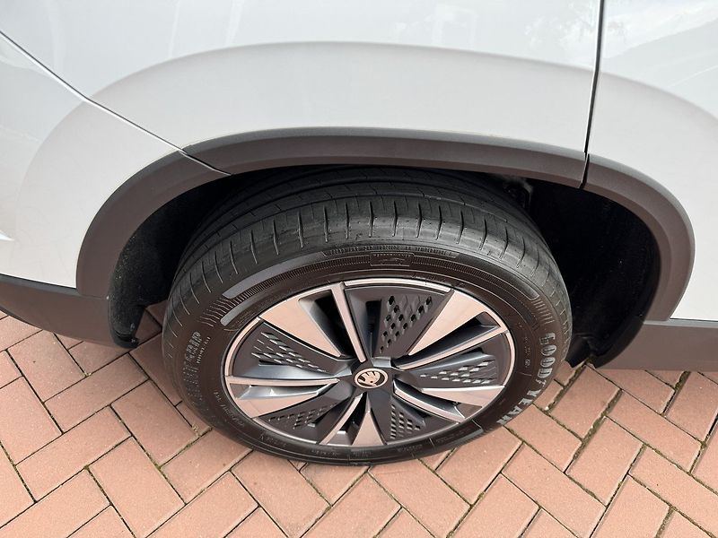 Škoda Karoq (2023) 1.5TSi LED Navi Kamera Virtual - fotka 46 z 48