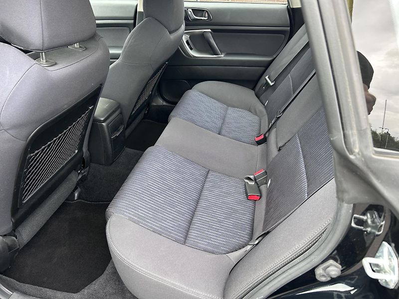 Subaru Legacy 2.0 D Active AWD - fotka 21 z 38