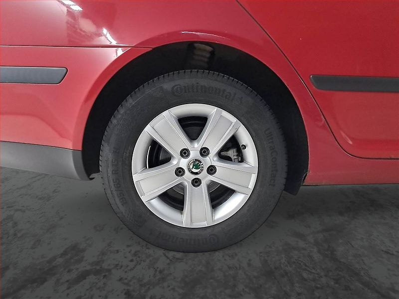 Škoda Octavia (2006) 1.6, po STK, za skvělou cenu - fotka 15 z 17
