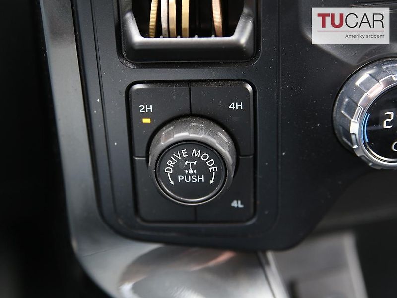 Ford F-150 (2022) 3.5 V6 LOBO TREMOR  - fotka 25 z 41