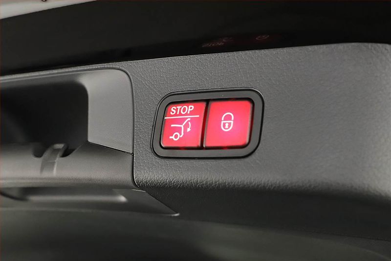 Mercedes-Benz GLB (2026) 200, AMG Line, Navigace - fotka 16 z 20