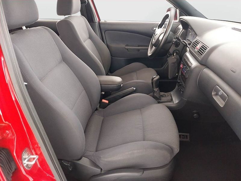 Škoda Octavia (2010) 1.9 TDI , nová STK, udržované - fotka 9 z 17