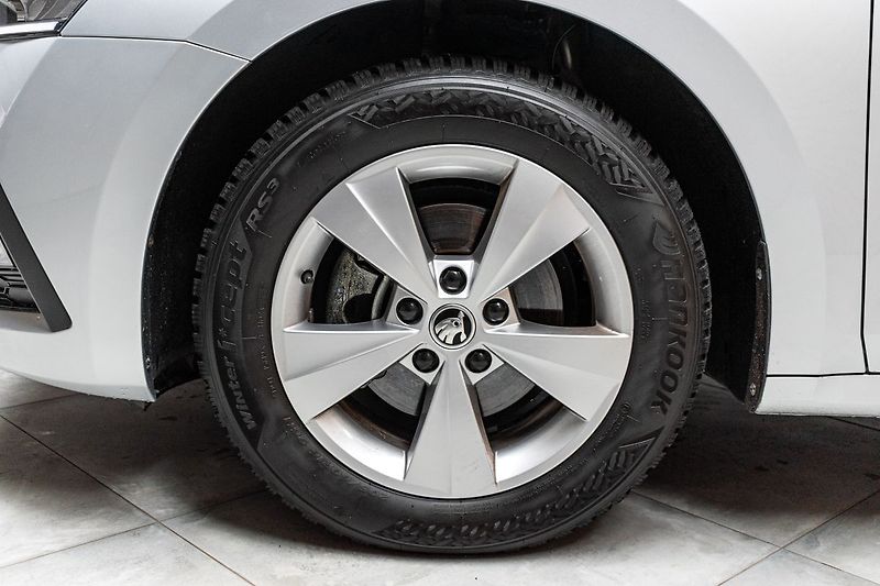 Škoda Octavia 2.0TDi*AMBITION*DPH*SERVIS - fotka 40 z 42