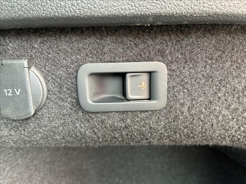 Volkswagen Passat 2,0 TAŽNÉ,KAMERA,APP-CONNECT - fotka 15 z 31