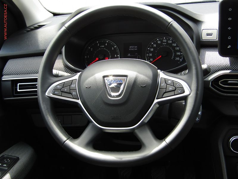 Dacia Sandero (2022) 1.0 TCe, ČR, AC, tempo, park - fotka 13 z 21
