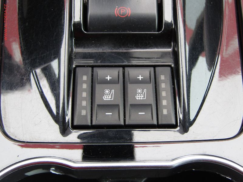 Ford S-MAX (2011) 2.0 EB, ČR, Titanium, AT - fotka 14 z 20