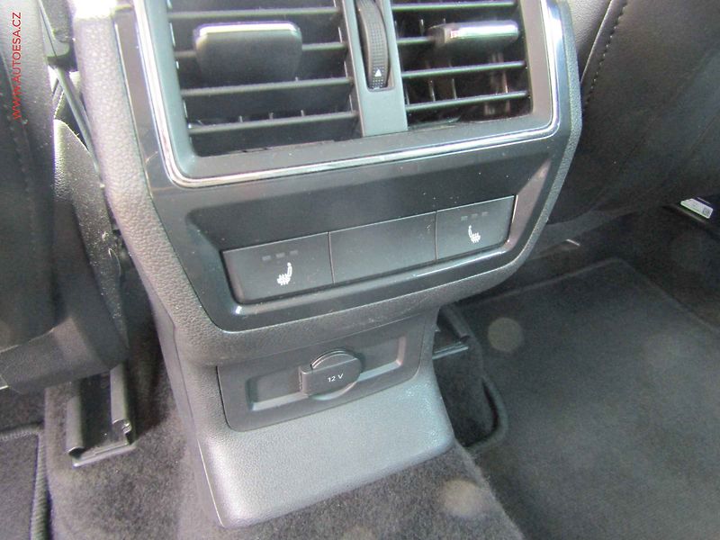 Škoda Karoq (2020) 1.5 TSi, 2.maj, LED, navi - fotka 16 z 18