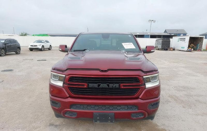 Dodge RAM (2020) Auto na cestě - fotka 11 z 17