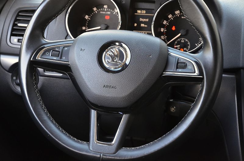 Škoda Yeti (2014) 1.4 TSi Adventure XENON /TAŽNÉ - fotka 21 z 34