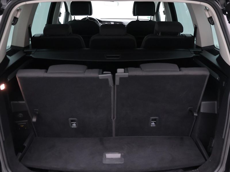 Volkswagen Touran 1,5 TSI EVO 110kW HighLline - fotka 10 z 34