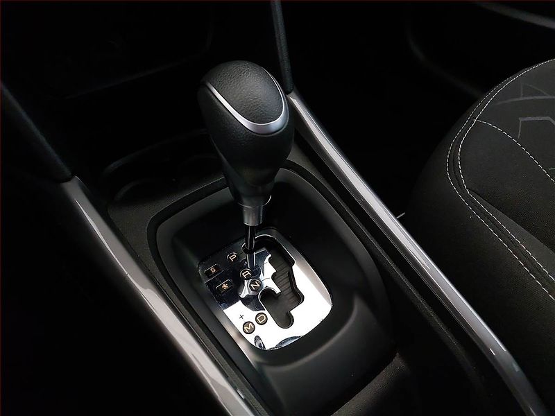 Peugeot 2008 (2018) 1.2 PureTech, Automat - fotka 10 z 14