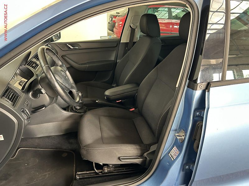 Škoda Rapid (2013) 1.2 TSi, ČR, Klima - fotka 9 z 16