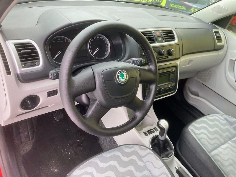 Škoda Fabia Combi 1,2 HTP (51kW)*KLIMA* - fotka 9 z 16