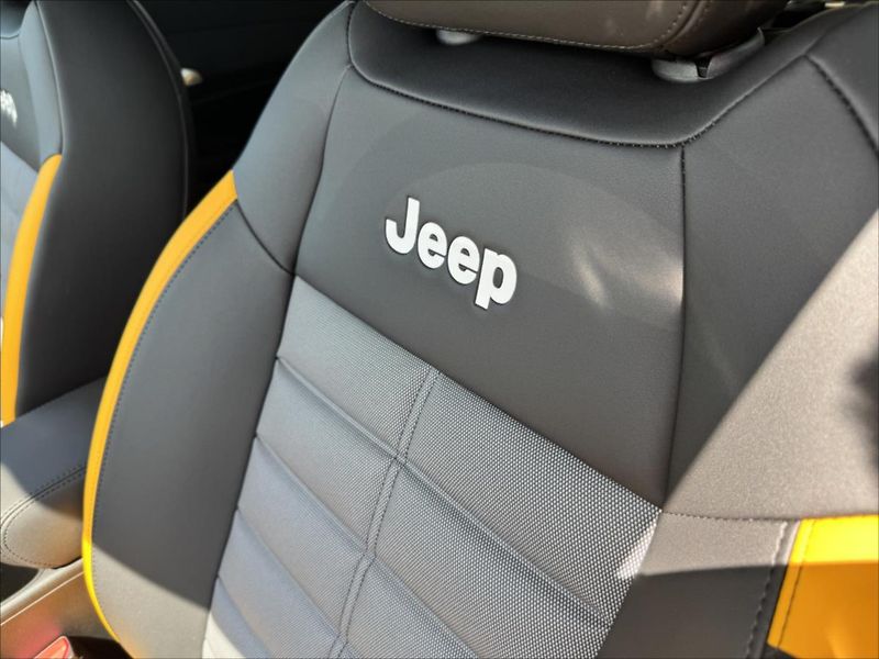 Jeep Avenger (2025) 1,2   4xe The North Face - fotka 16 z 23