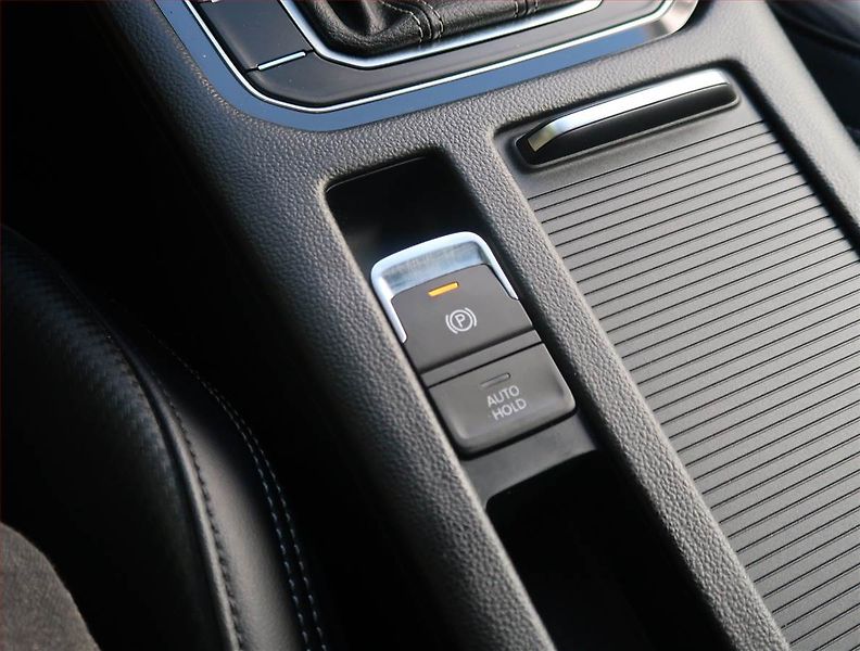 Volkswagen Passat (2020) R-Line 2.0 TDI, Serv.kniha - fotka 18 z 24