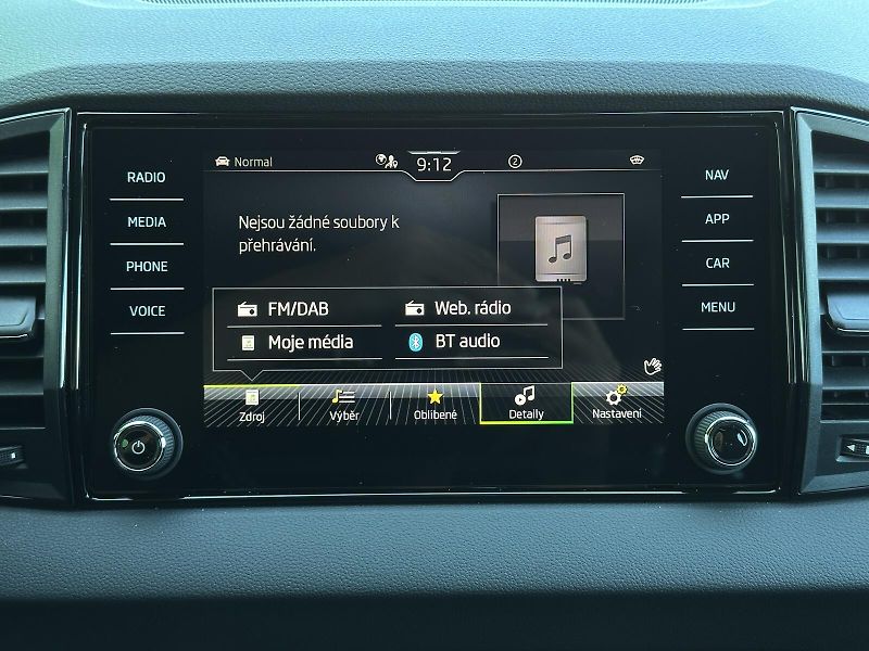 Škoda Karoq 2.0TDi 4x4 DSG 150PS Sportline - fotka 27 z 46
